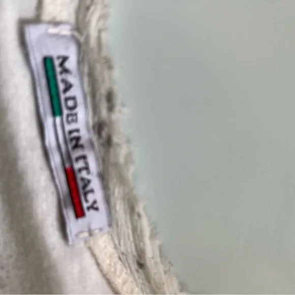 100% silk dress made in Italy, One of a kind piece. It’s beautifully made - Picture 5 of 5